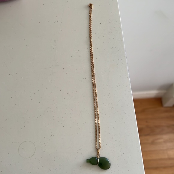 Vintage Boutique Jade Green Necklace - Picture 10 of 11